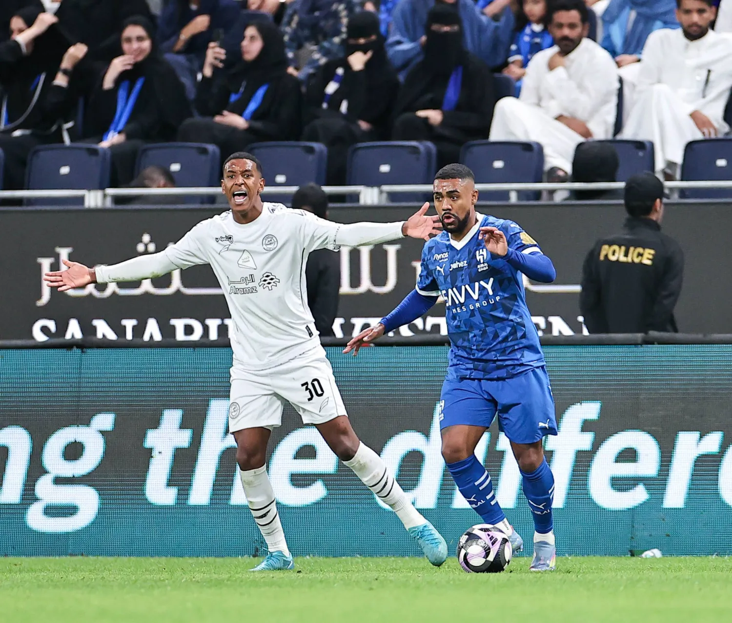 الدوري السعودي: الشباب يحبط الهلال بالتعادل