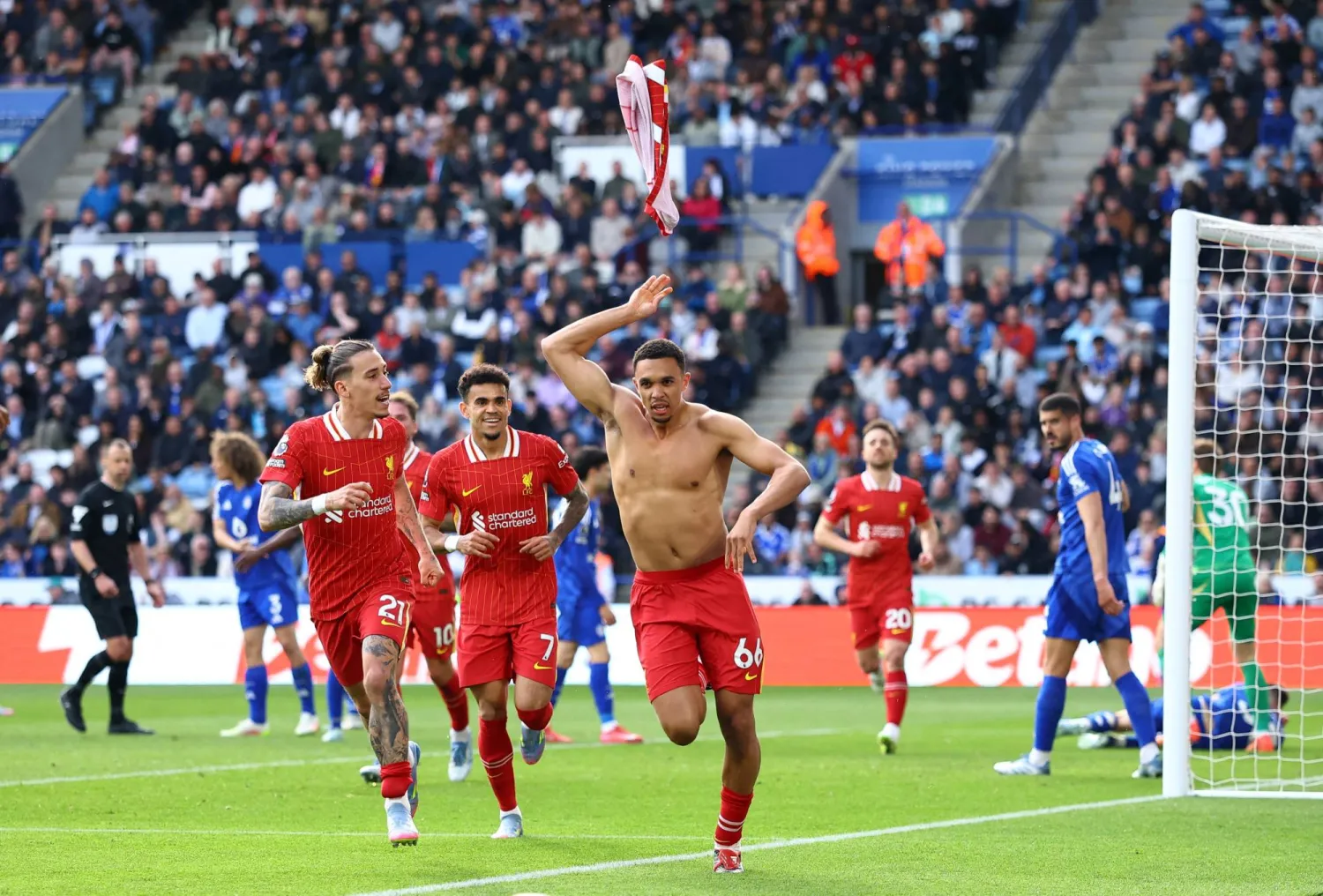 10 نقاط بارزة في الجولة 33 من الدوري الإنجليزي
