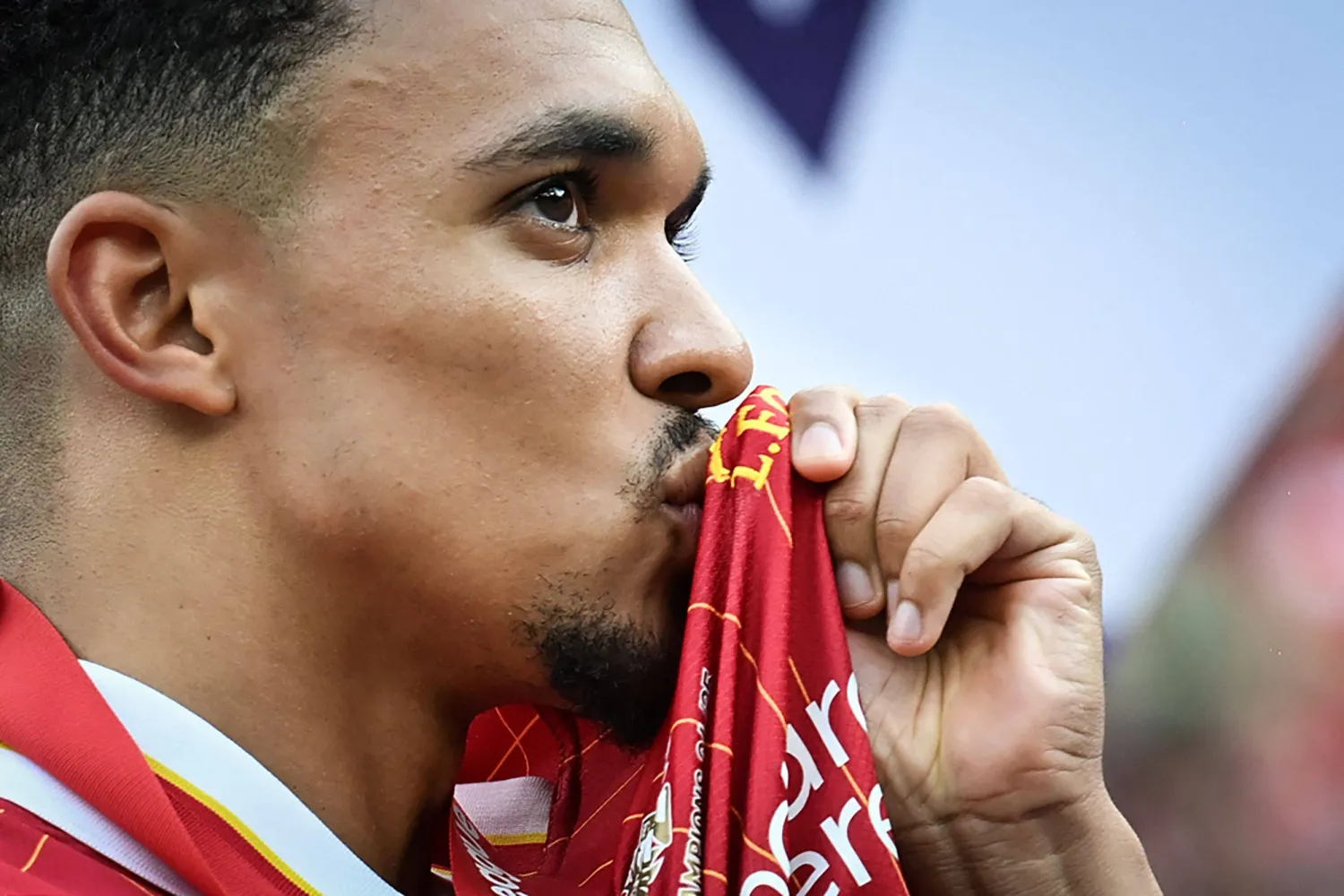 رسمياً… ألكسندر-أرنولد إلى ريال مدريد